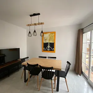 Precioso En El Centro De Pueblo Apartamento